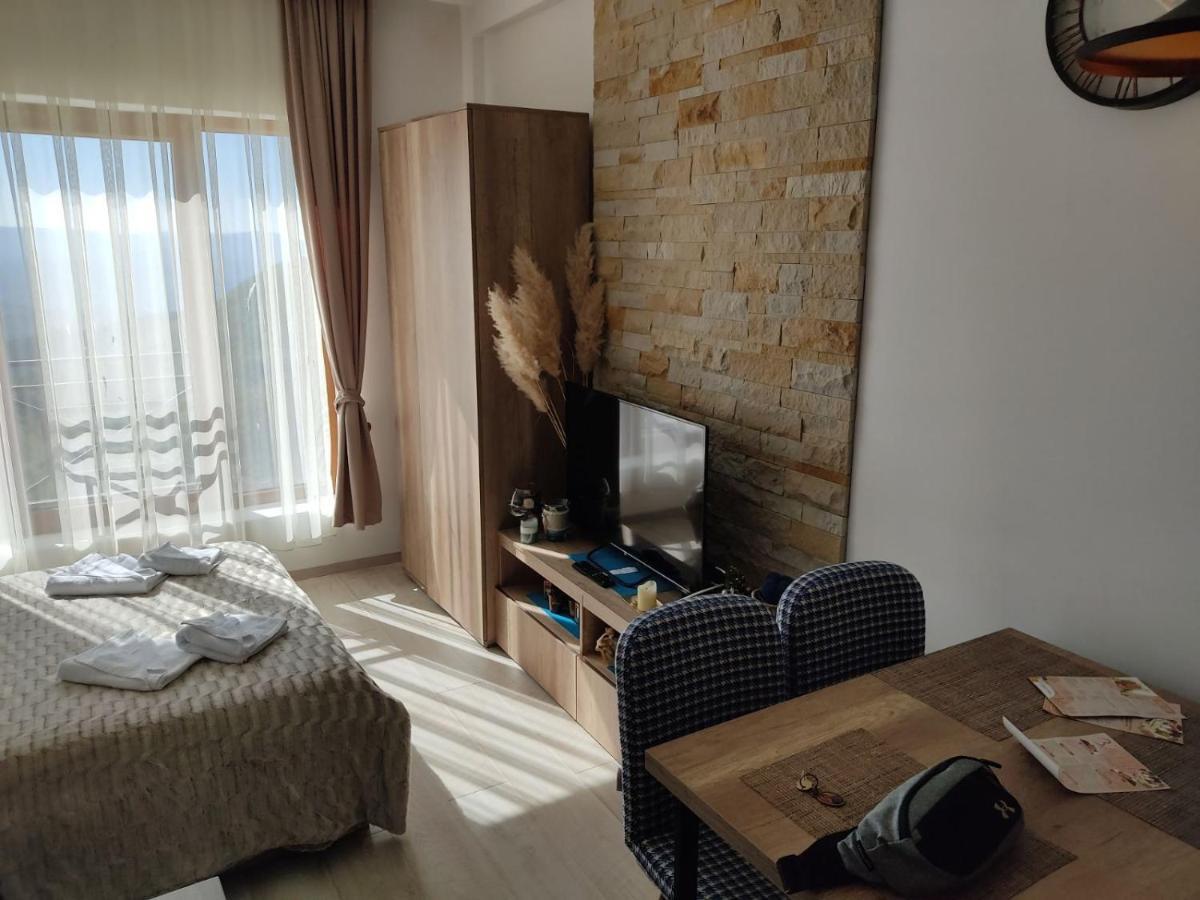 Apartman Adelfes P16, Milmari Resort โคเปานิก ภายนอก รูปภาพ
